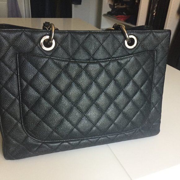 CHANEL GST Large Shopping Tote - Picture 2 of 11